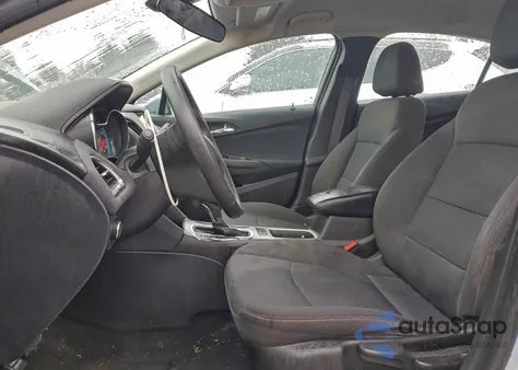 2018 Chevrolet Cruze Ls z USA, uszkodzony, nr VIN 1G1BC5SM3J7142647